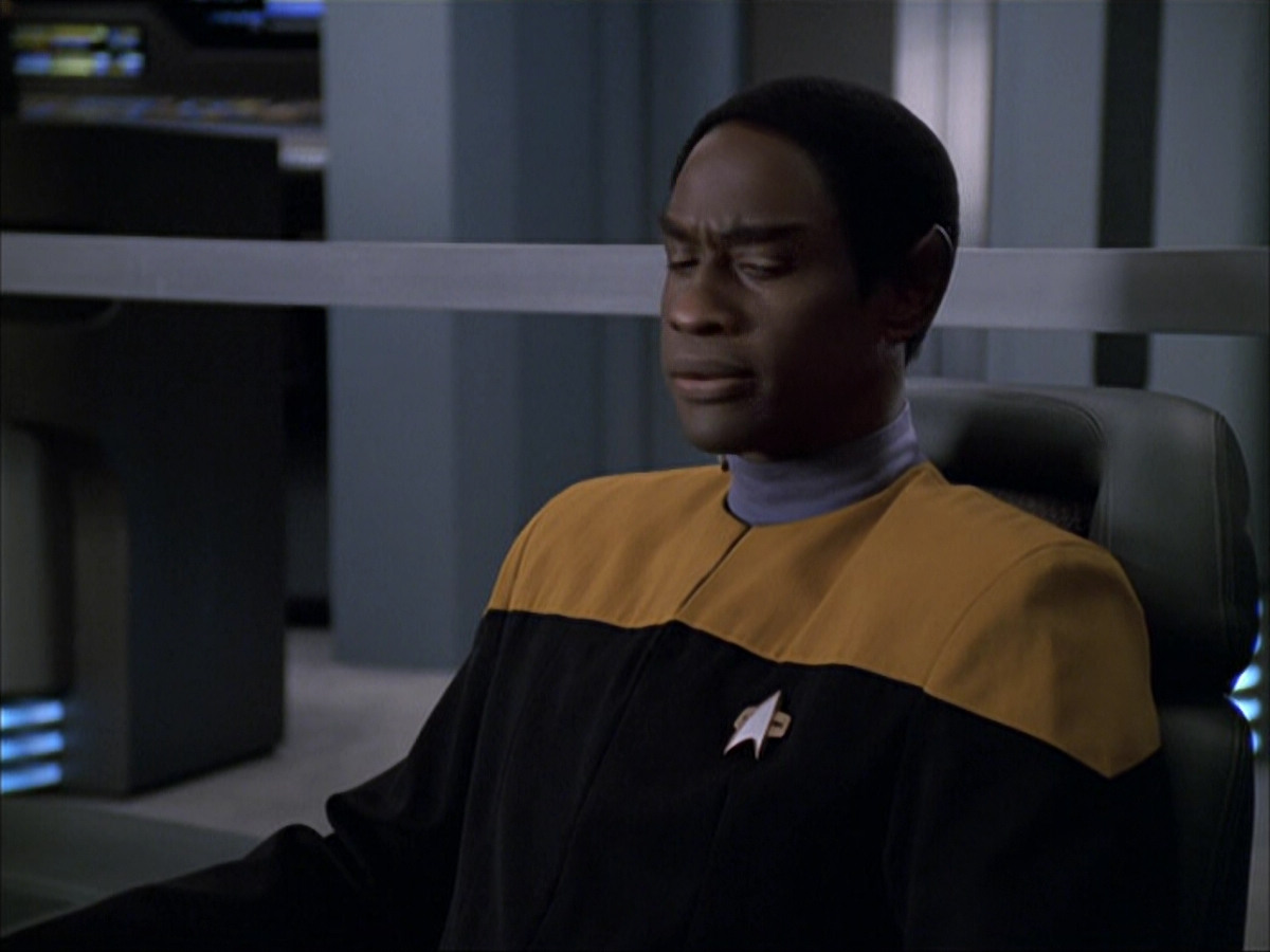 extant_StarTrek_VOY_6x05-Alice_00090.jpg
