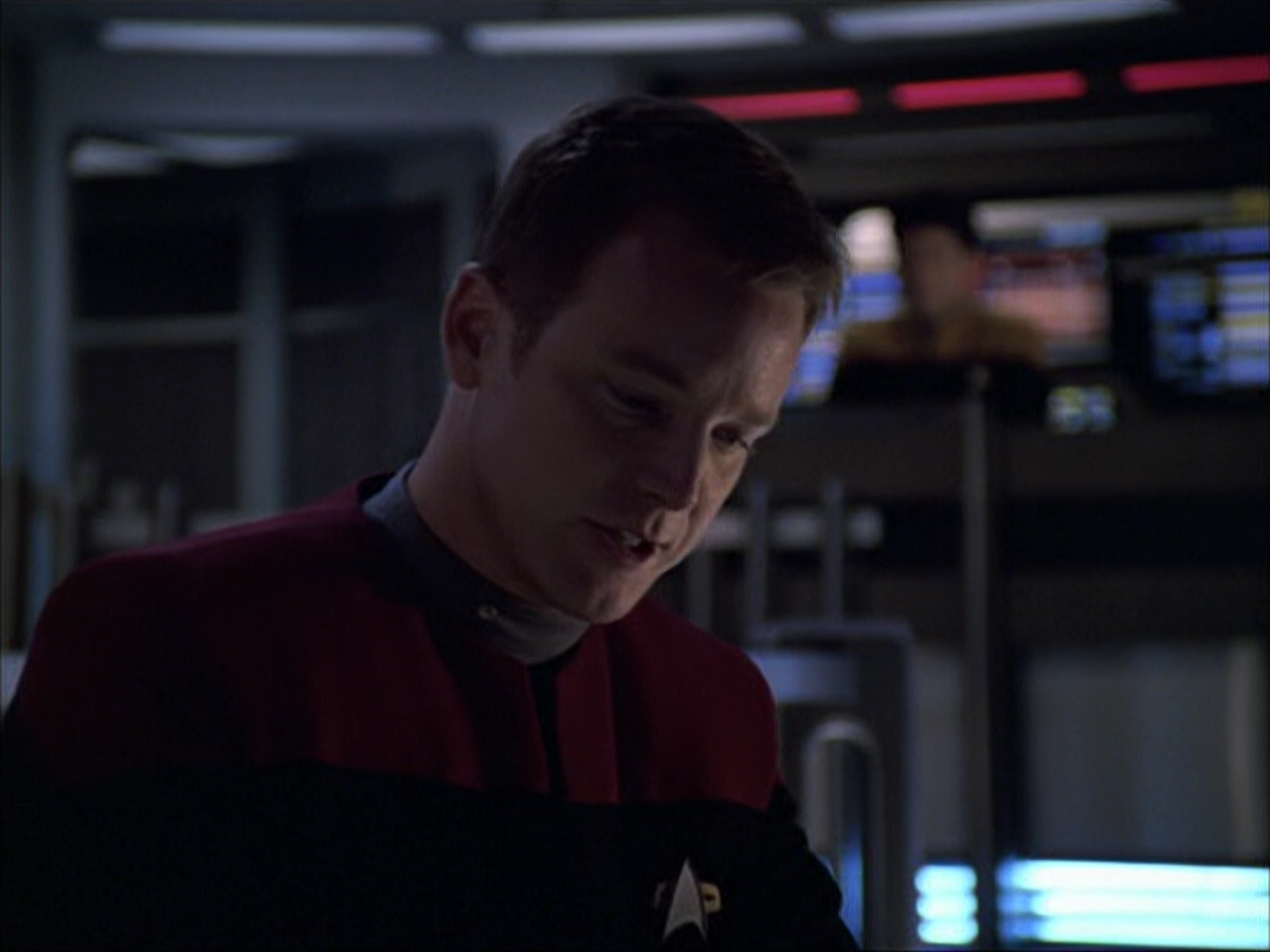 extant_StarTrek_VOY_6x05-Alice_00116.jpg