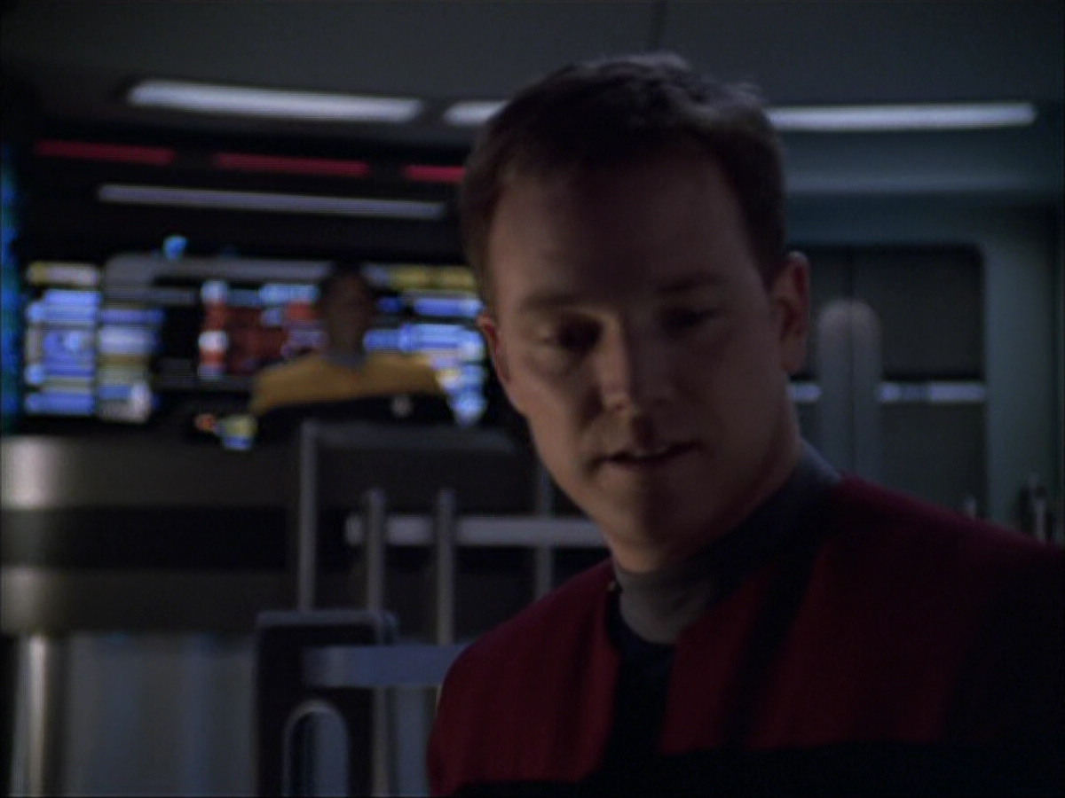 extant_StarTrek_VOY_6x05-Alice_00127.jpg
