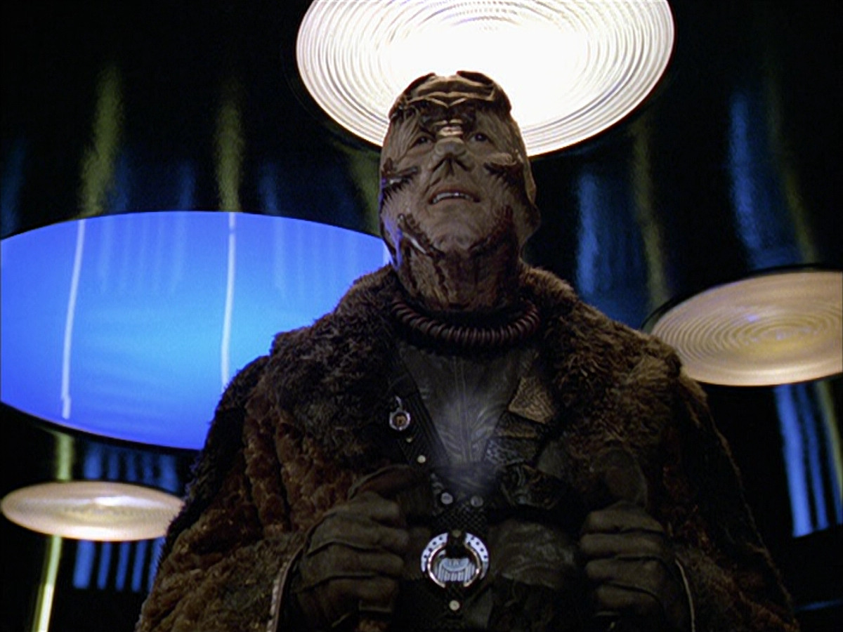extant_StarTrek_VOY_6x05-Alice_00315.jpg