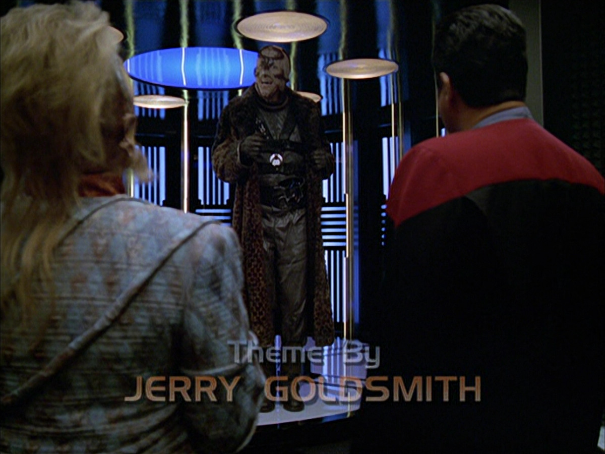 extant_StarTrek_VOY_6x05-Alice_00330.jpg