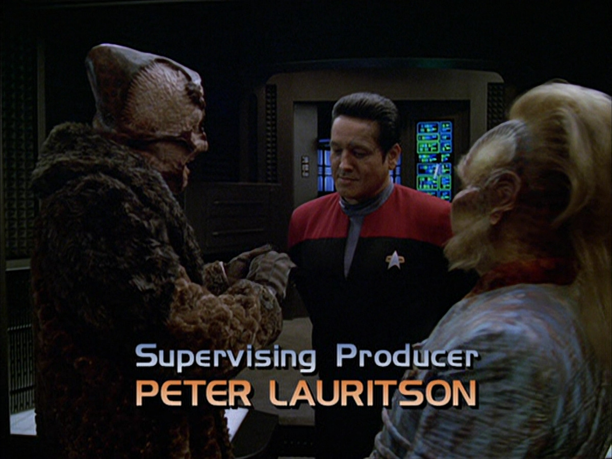 extant_StarTrek_VOY_6x05-Alice_00366.jpg