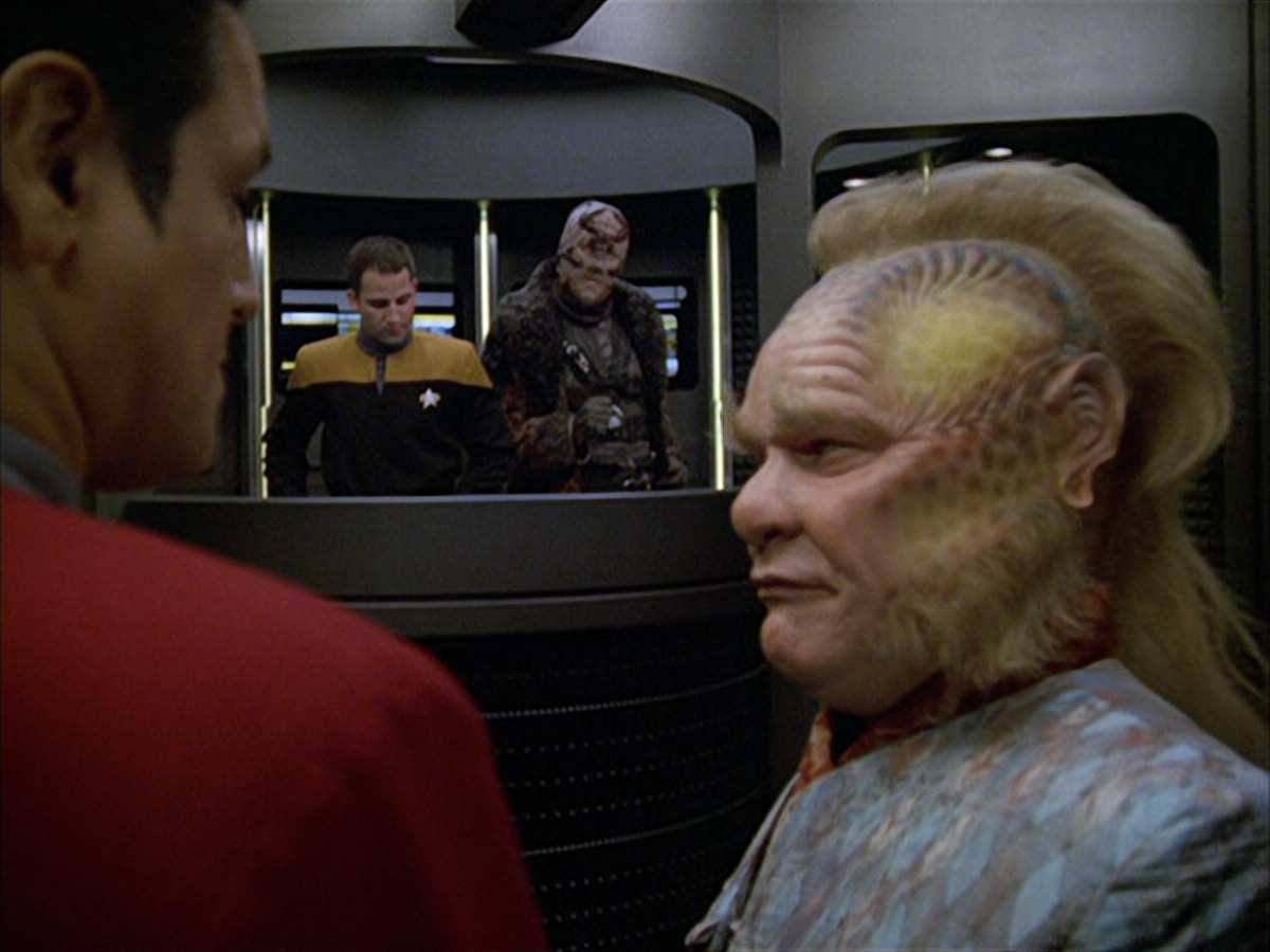 extant_StarTrek_VOY_6x05-Alice_00399.jpg