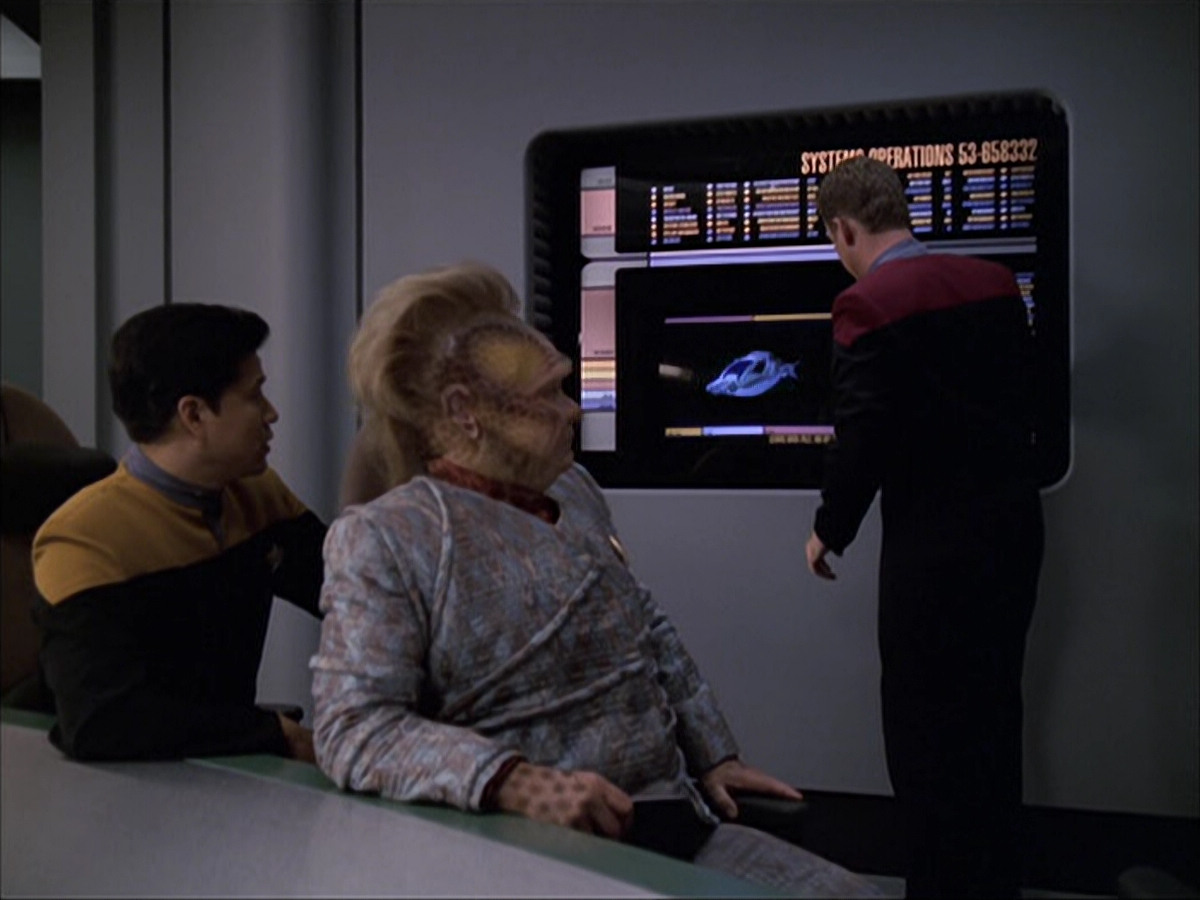 extant_StarTrek_VOY_6x05-Alice_00531.jpg