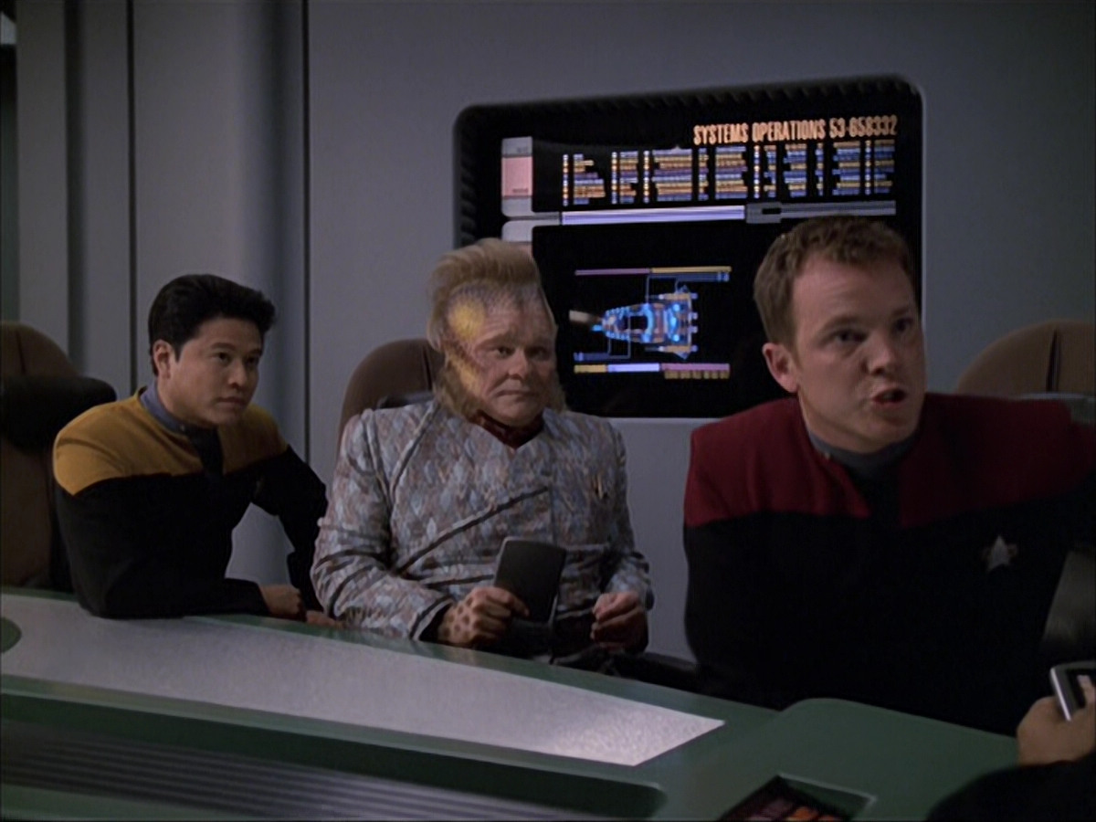 extant_StarTrek_VOY_6x05-Alice_00562.jpg