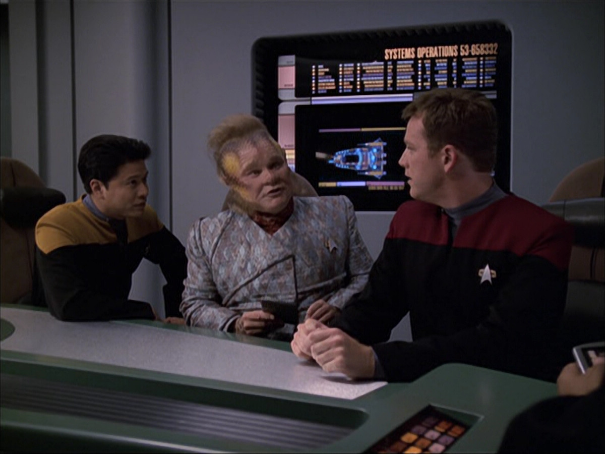 extant_StarTrek_VOY_6x05-Alice_00586.jpg