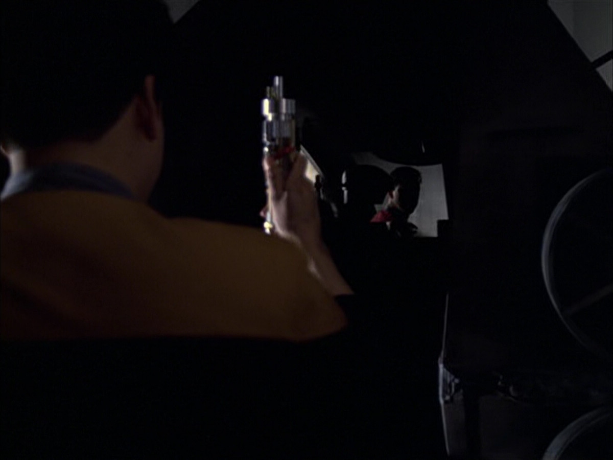 extant_StarTrek_VOY_6x05-Alice_00683.jpg