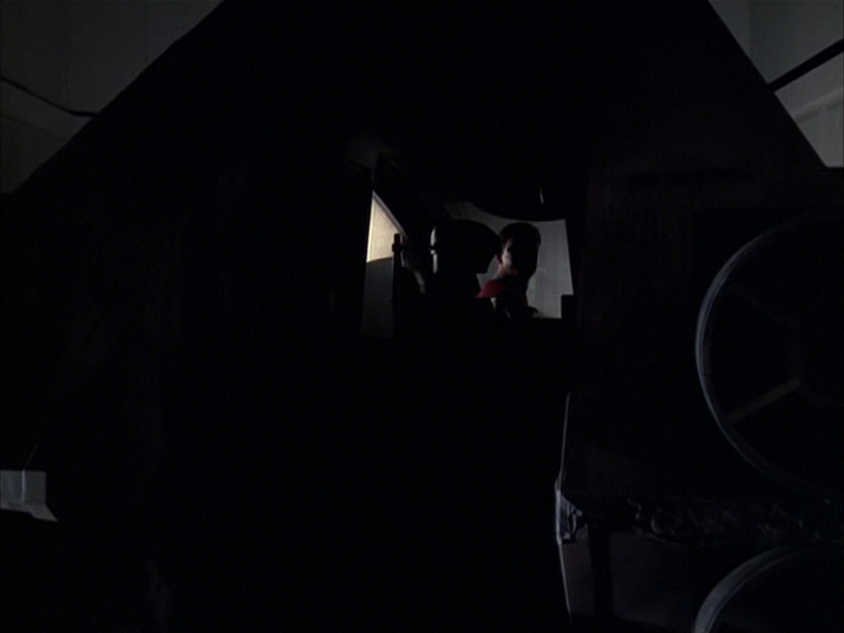 extant_StarTrek_VOY_6x05-Alice_00688.jpg