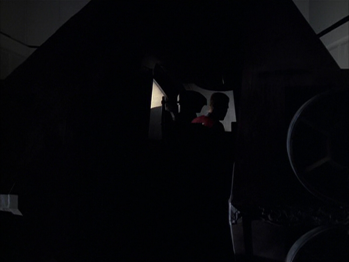 extant_StarTrek_VOY_6x05-Alice_00689.jpg