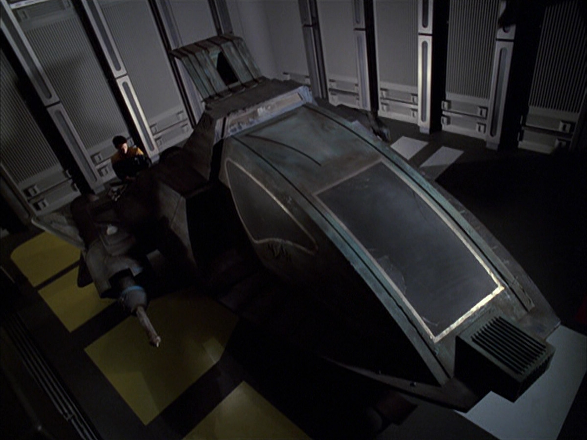extant_StarTrek_VOY_6x05-Alice_00722.jpg