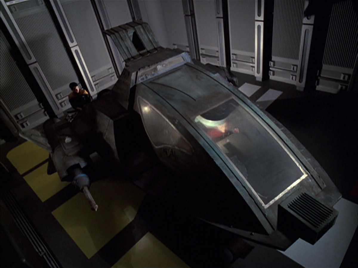 extant_StarTrek_VOY_6x05-Alice_00724.jpg