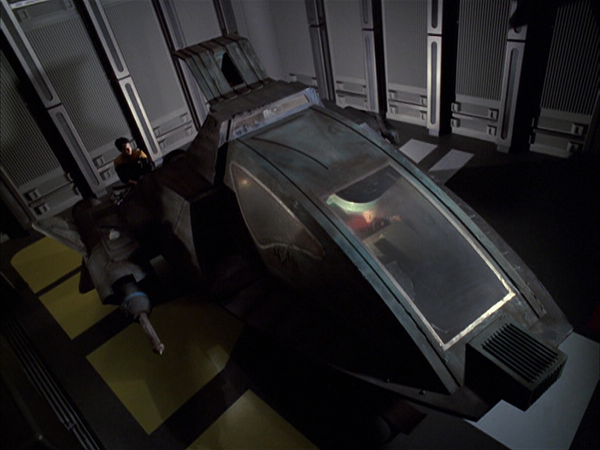 extant_StarTrek_VOY_6x05-Alice_00725.jpg