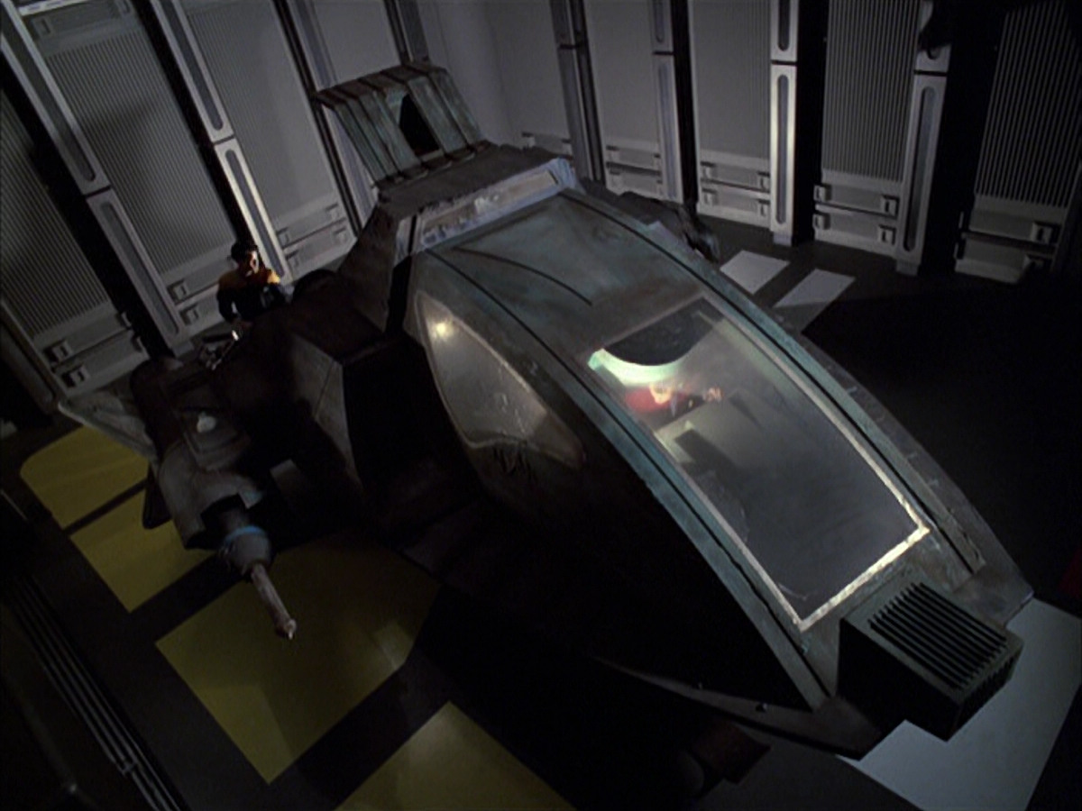 extant_StarTrek_VOY_6x05-Alice_00726.jpg