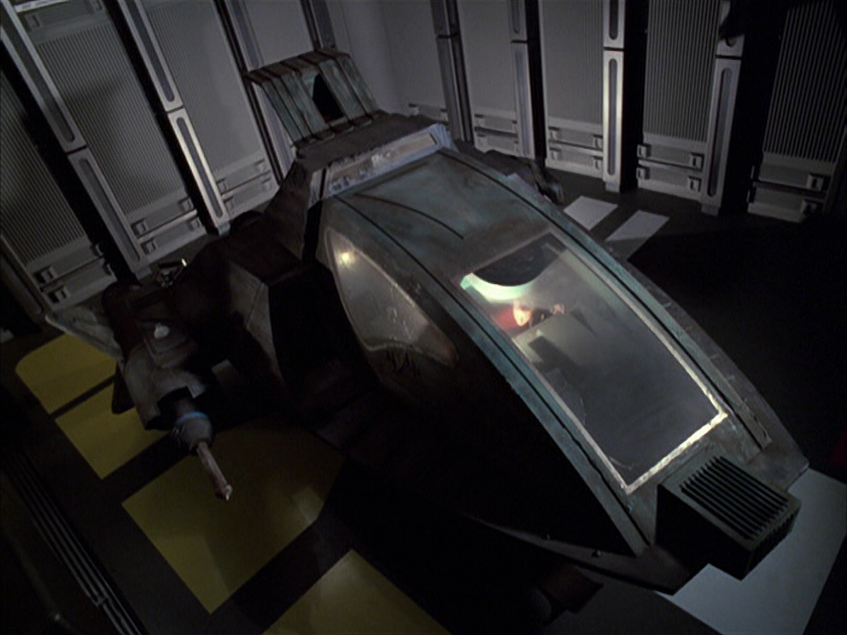 extant_StarTrek_VOY_6x05-Alice_00728.jpg