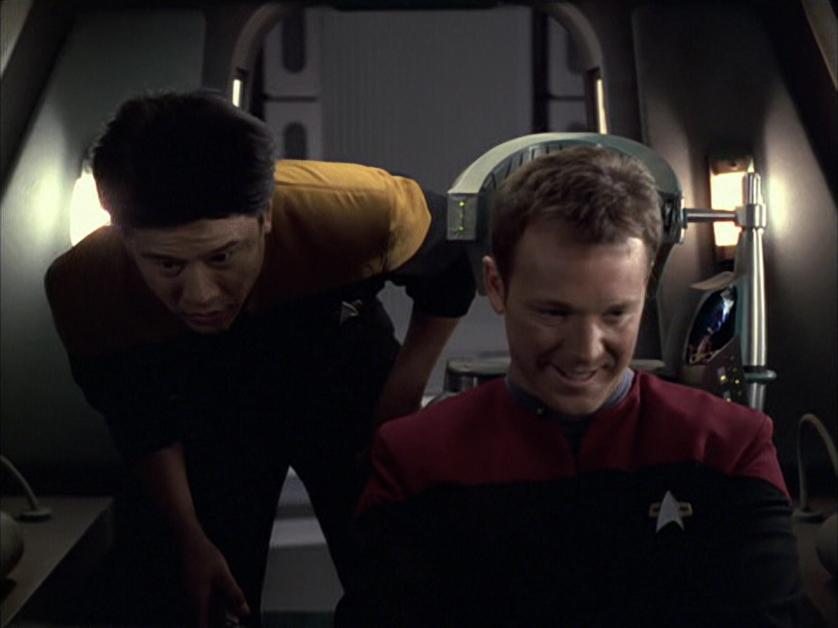 extant_StarTrek_VOY_6x05-Alice_00732.jpg