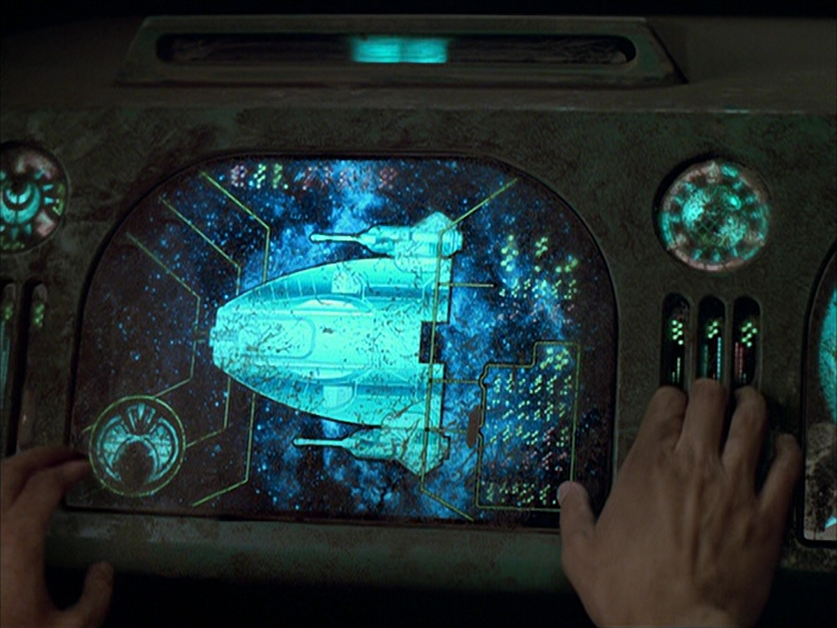 extant_StarTrek_VOY_6x05-Alice_00744.jpg