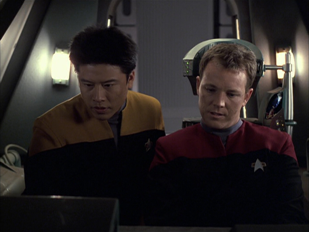 extant_StarTrek_VOY_6x05-Alice_00747.jpg