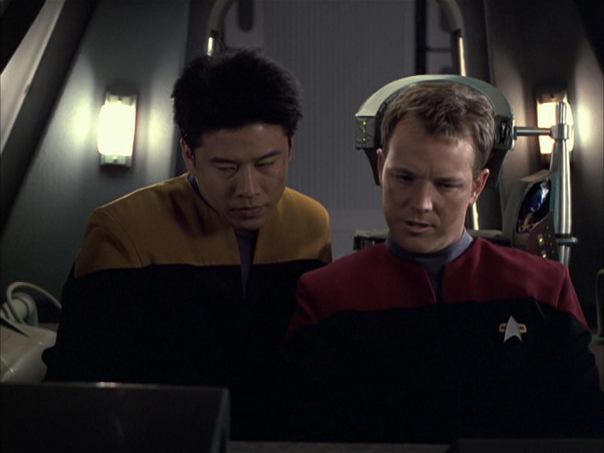 extant_StarTrek_VOY_6x05-Alice_00753.jpg