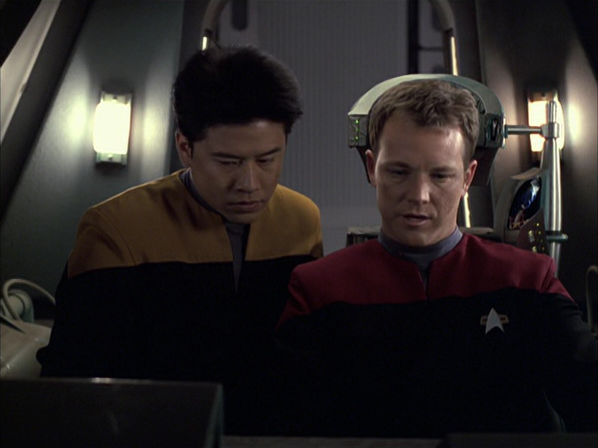 extant_StarTrek_VOY_6x05-Alice_00756.jpg