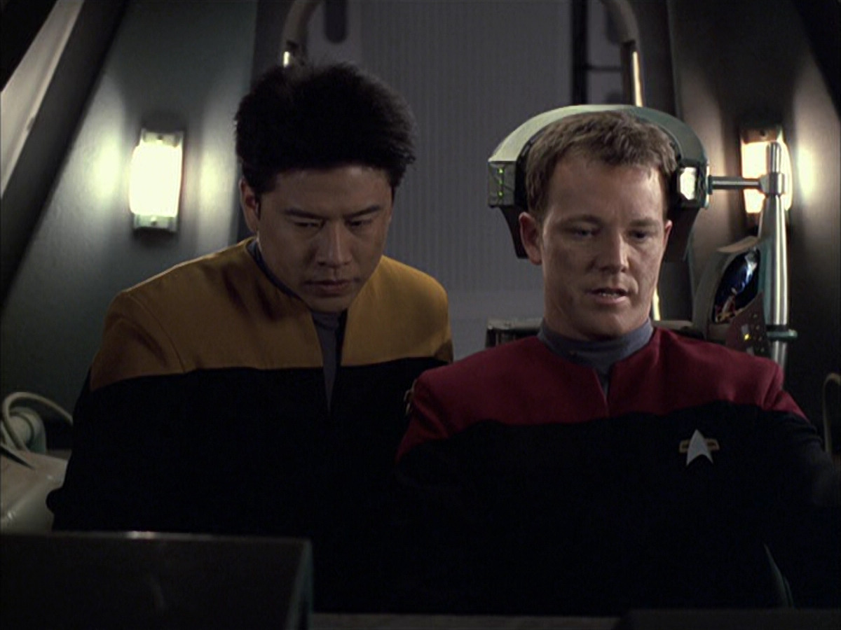 extant_StarTrek_VOY_6x05-Alice_00757.jpg