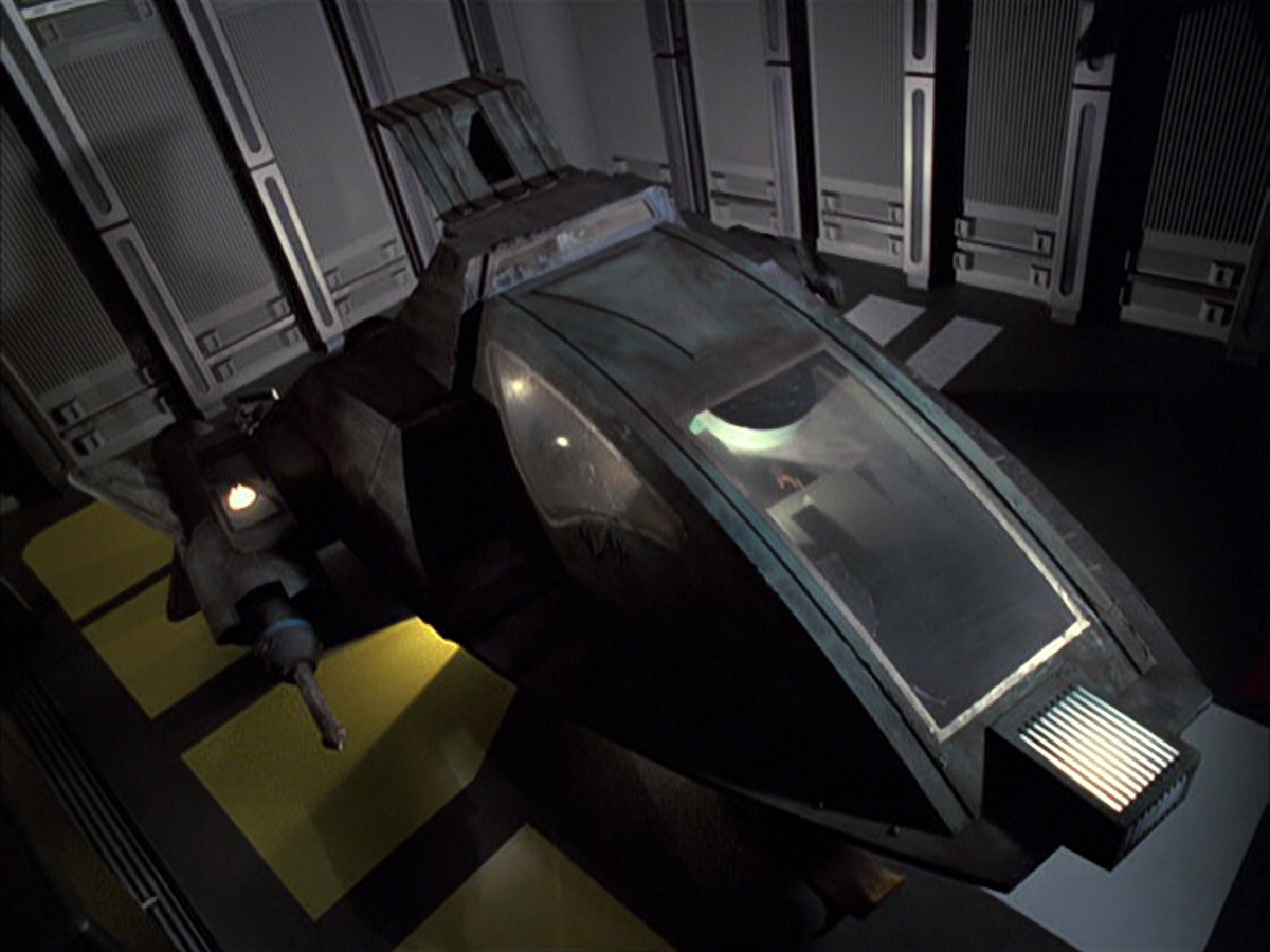 extant_StarTrek_VOY_6x05-Alice_00762.jpg