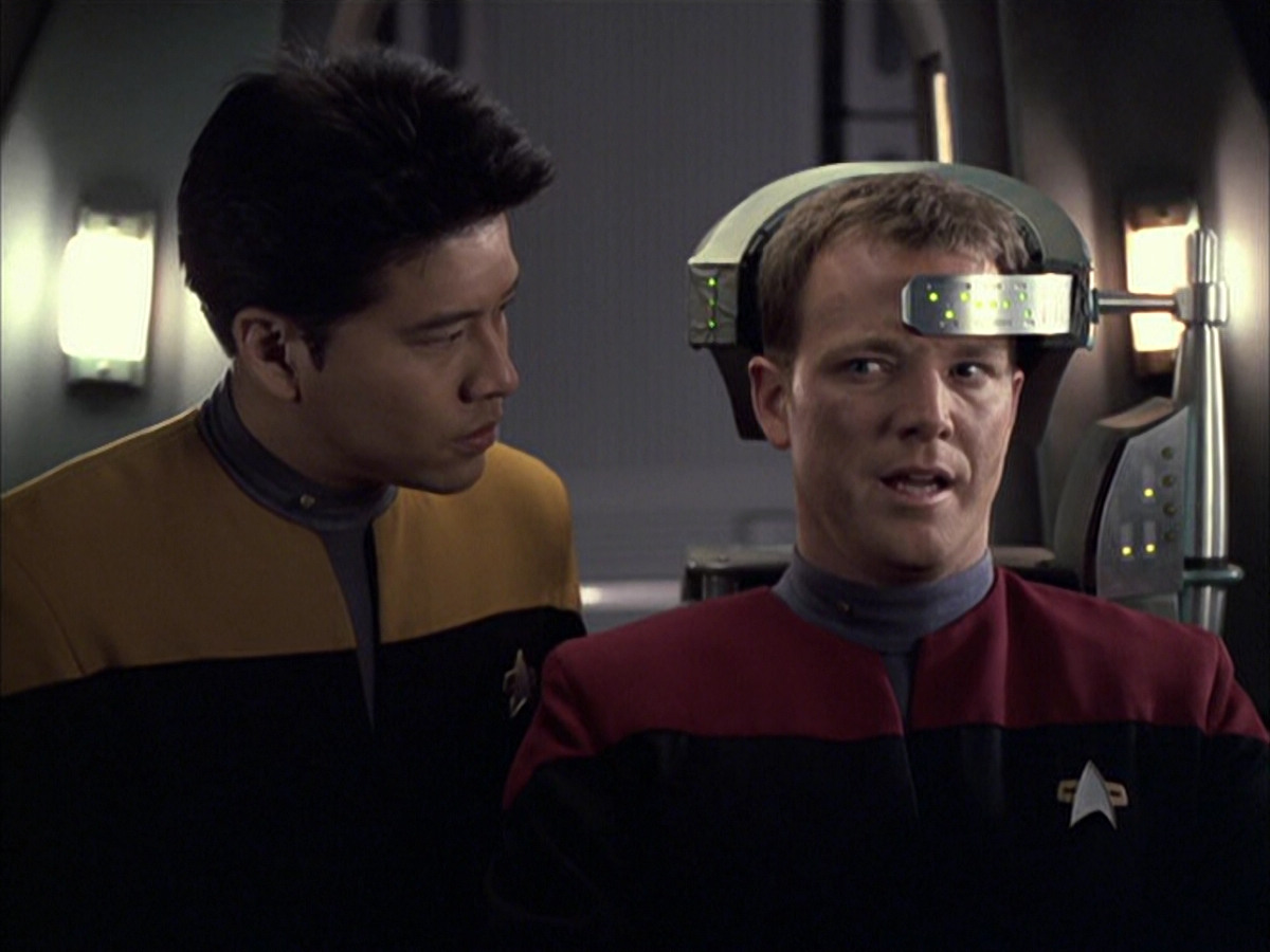 extant_StarTrek_VOY_6x05-Alice_00775.jpg