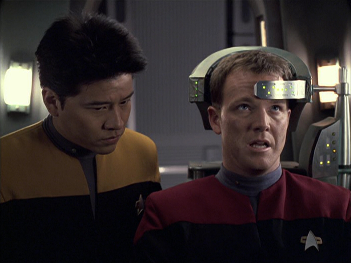 extant_StarTrek_VOY_6x05-Alice_00781.jpg