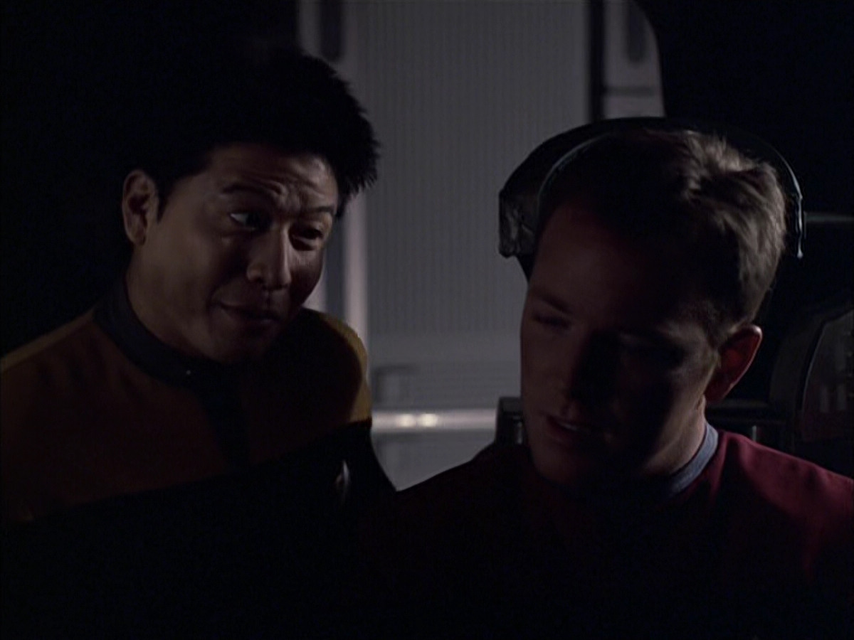 extant_StarTrek_VOY_6x05-Alice_00810.jpg