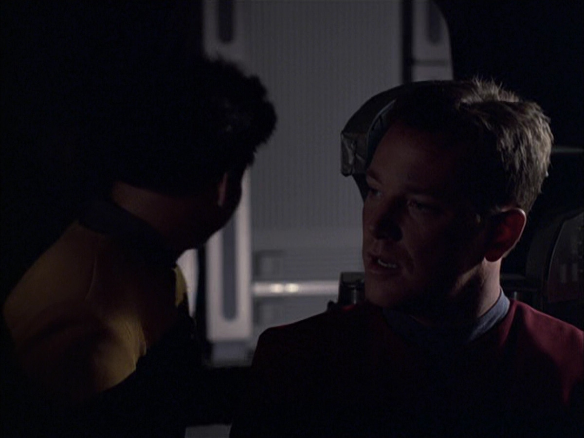 extant_StarTrek_VOY_6x05-Alice_00812.jpg