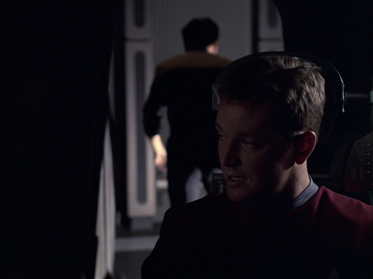 extant_StarTrek_VOY_6x05-Alice_00817.jpg