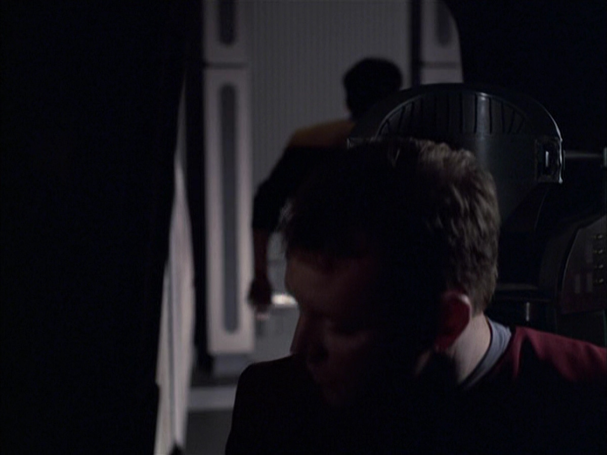 extant_StarTrek_VOY_6x05-Alice_00818.jpg