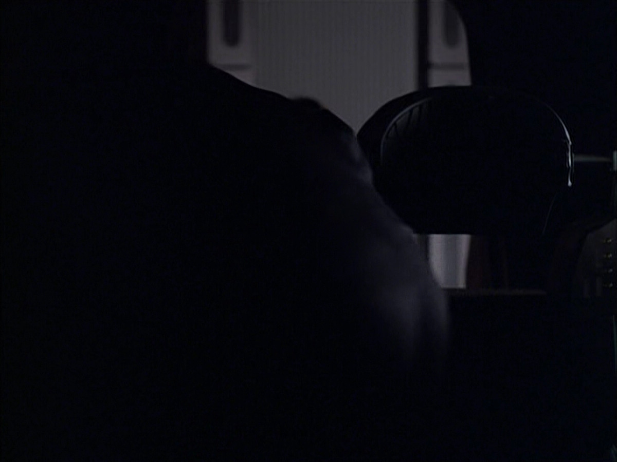 extant_StarTrek_VOY_6x05-Alice_00820.jpg