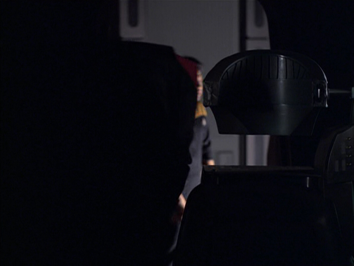 extant_StarTrek_VOY_6x05-Alice_00821.jpg