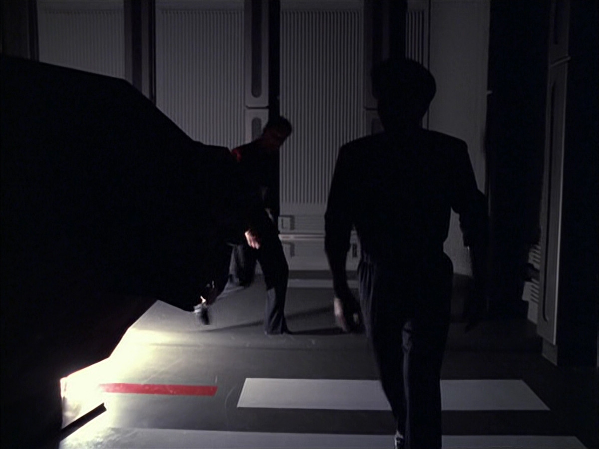 extant_StarTrek_VOY_6x05-Alice_00826.jpg