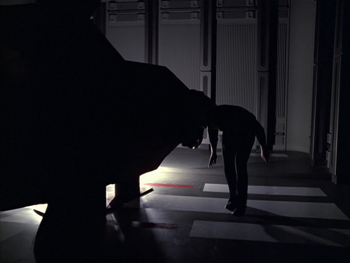 extant_StarTrek_VOY_6x05-Alice_00829.jpg