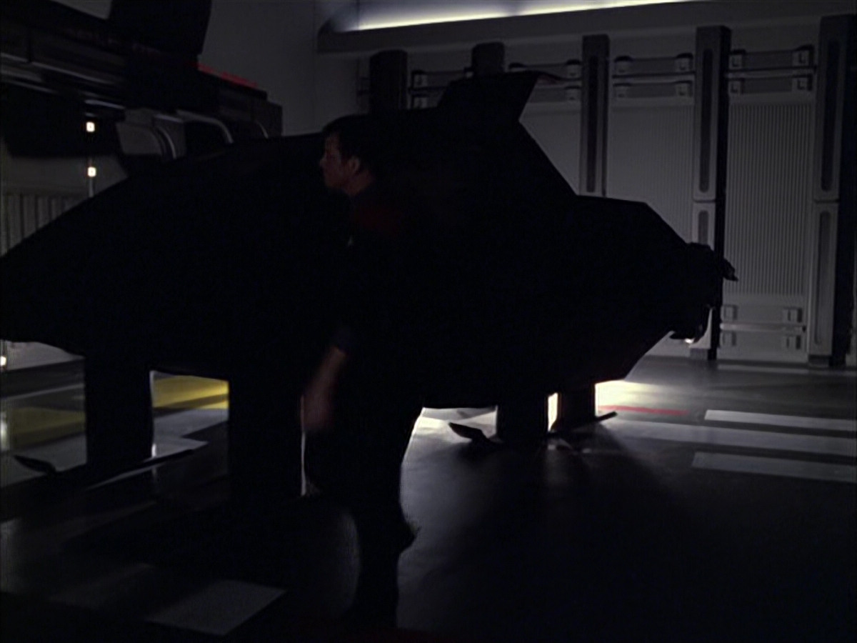 extant_StarTrek_VOY_6x05-Alice_00833.jpg