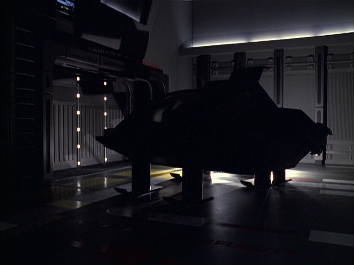 extant_StarTrek_VOY_6x05-Alice_00840.jpg