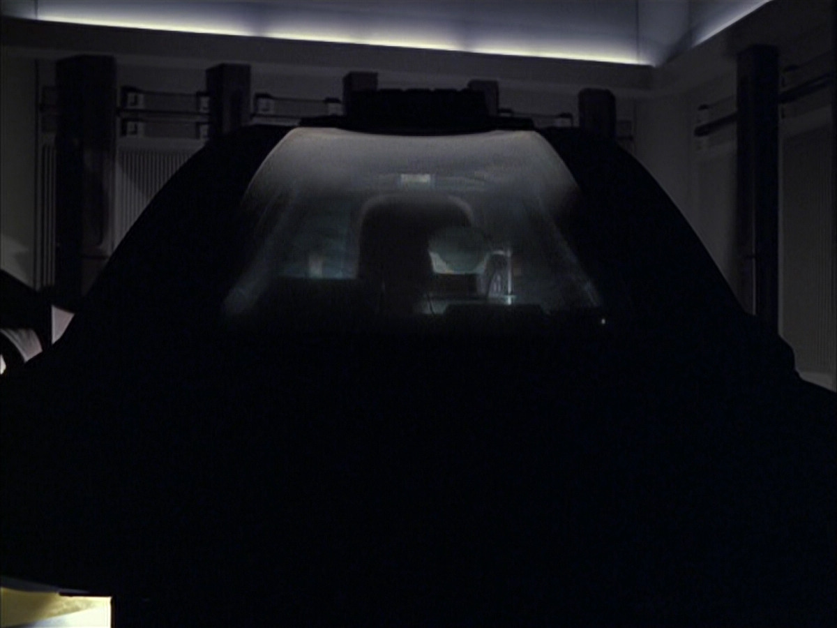 extant_StarTrek_VOY_6x05-Alice_00862.jpg