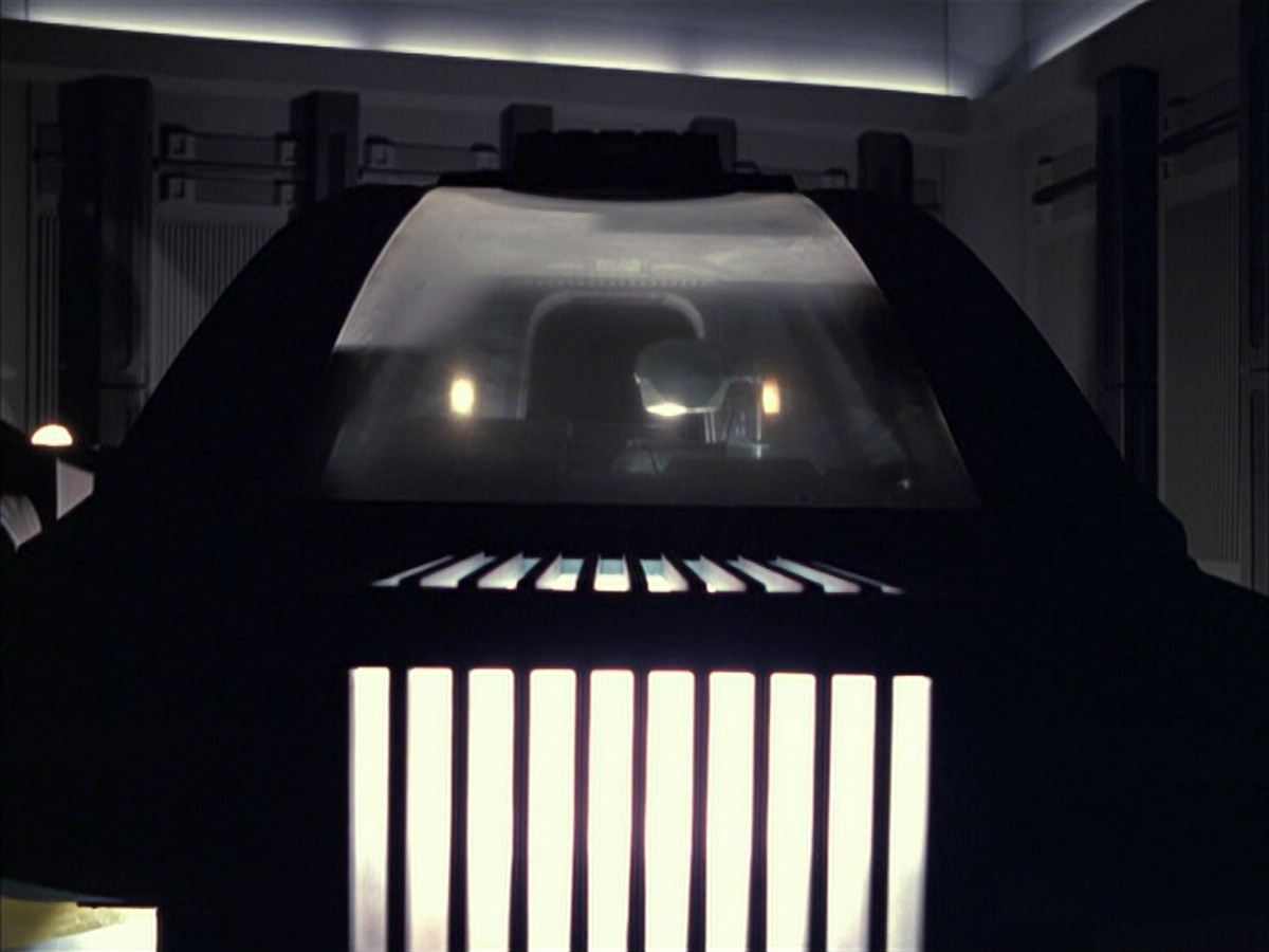 extant_StarTrek_VOY_6x05-Alice_00863.jpg