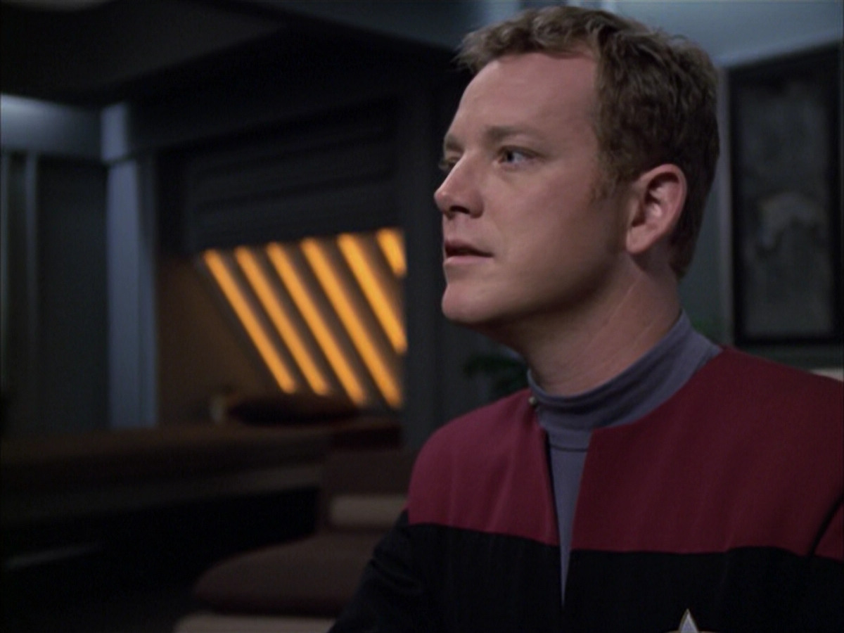 extant_StarTrek_VOY_6x05-Alice_00902.jpg