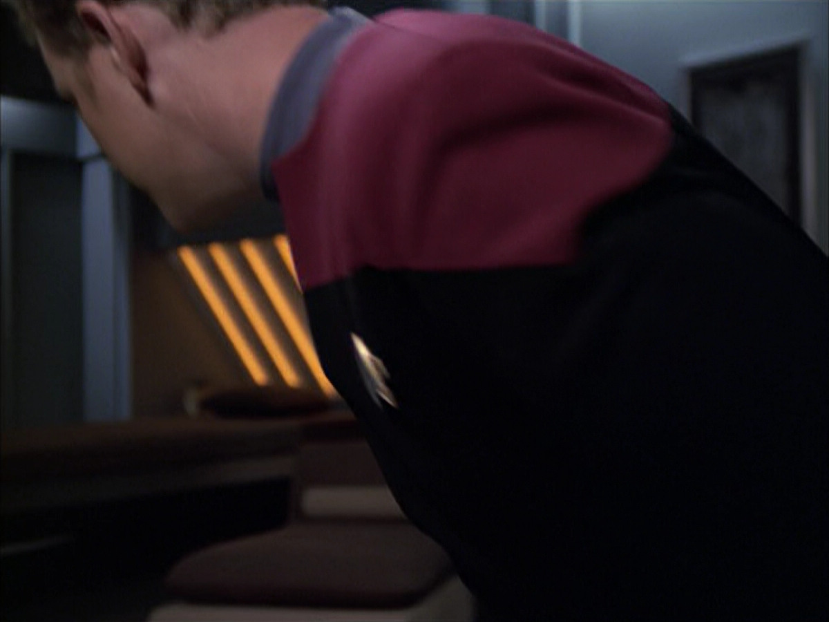 extant_StarTrek_VOY_6x05-Alice_00908.jpg