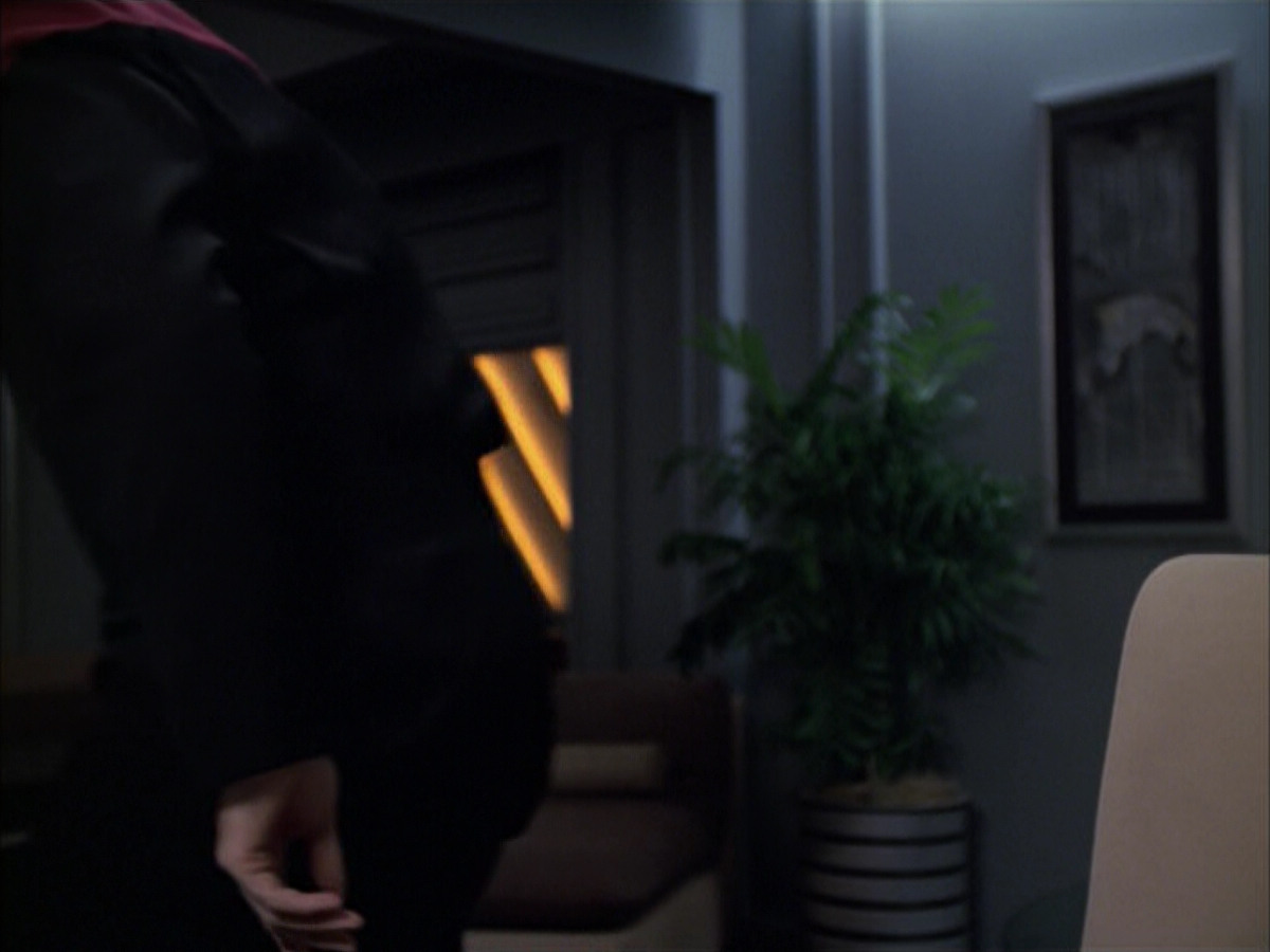 extant_StarTrek_VOY_6x05-Alice_00910.jpg