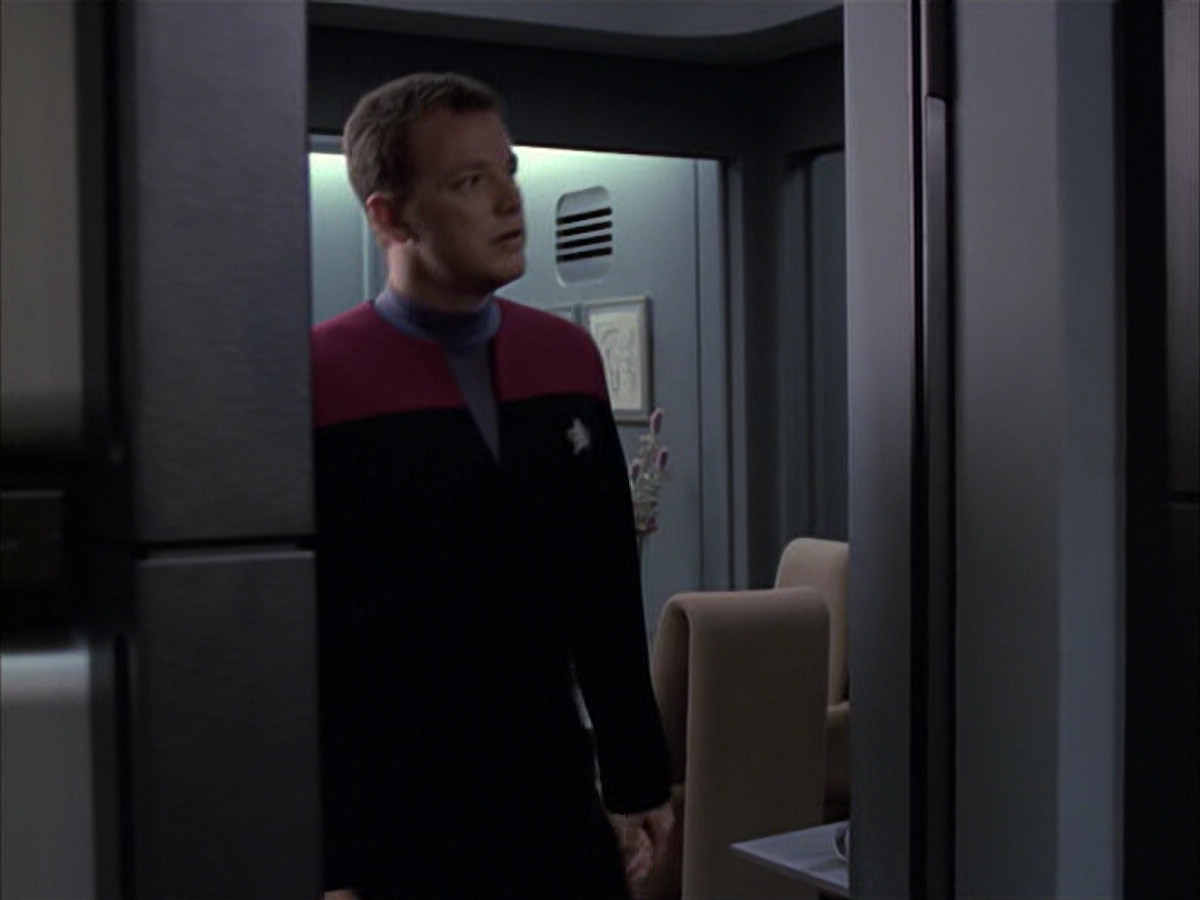 extant_StarTrek_VOY_6x05-Alice_00913.jpg