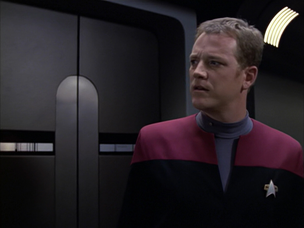 extant_StarTrek_VOY_6x05-Alice_00919.jpg