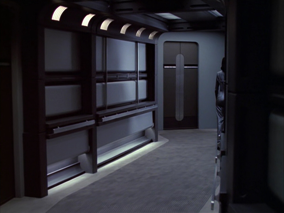 extant_StarTrek_VOY_6x05-Alice_00923.jpg