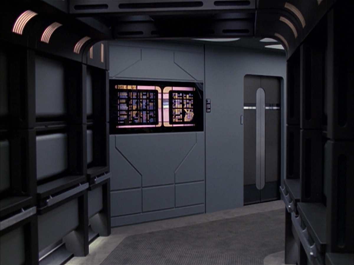 extant_StarTrek_VOY_6x05-Alice_00940.jpg