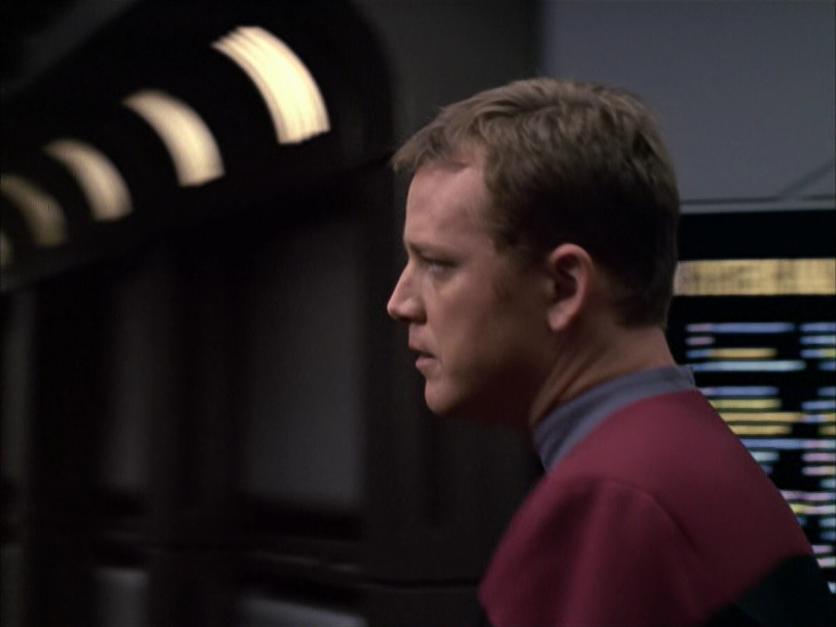 extant_StarTrek_VOY_6x05-Alice_00946.jpg