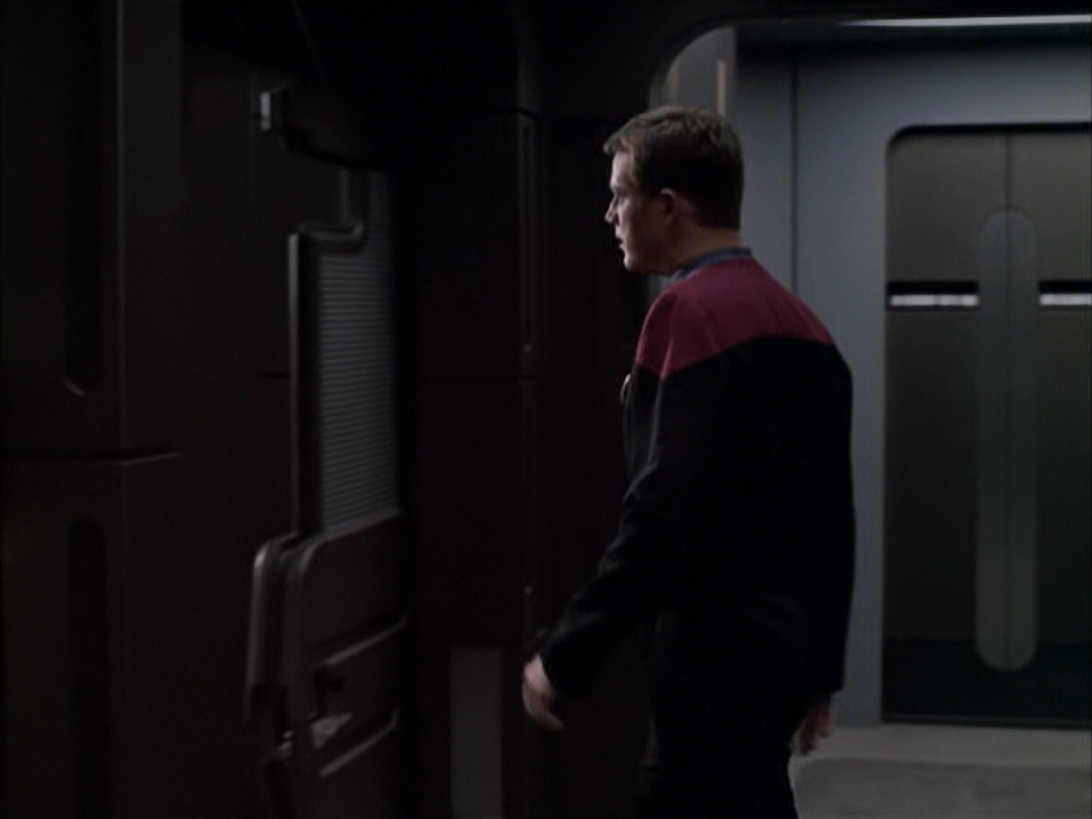 extant_StarTrek_VOY_6x05-Alice_00950.jpg