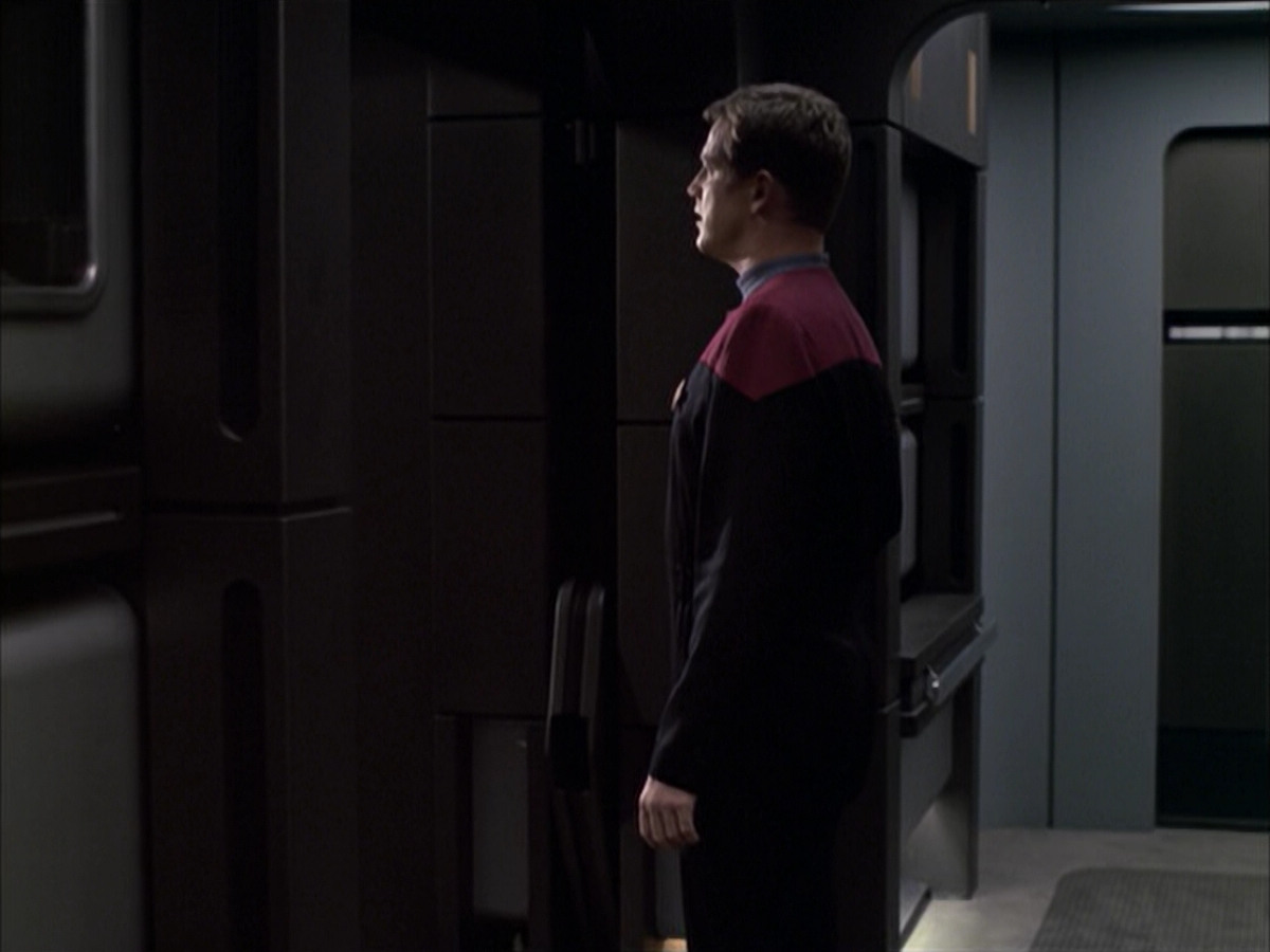 extant_StarTrek_VOY_6x05-Alice_00953.jpg