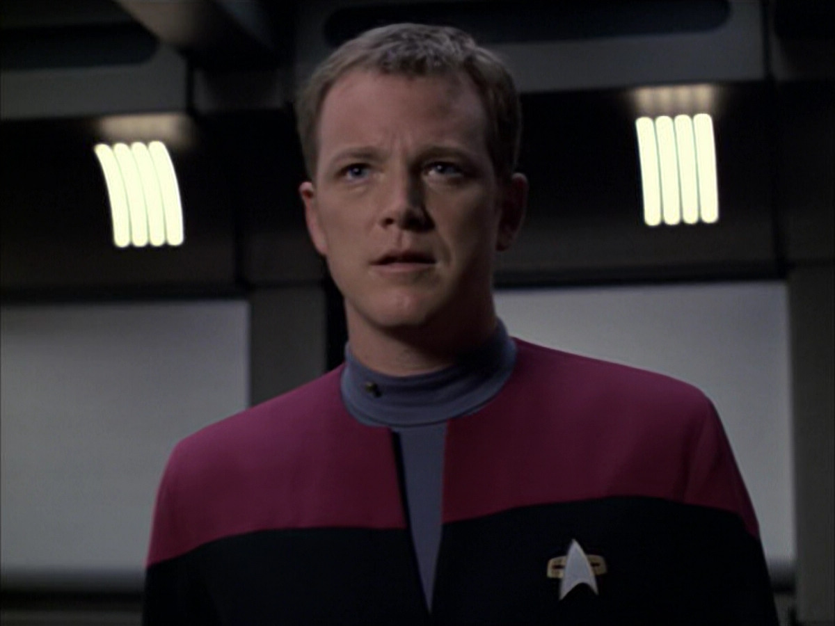 extant_StarTrek_VOY_6x05-Alice_00964.jpg